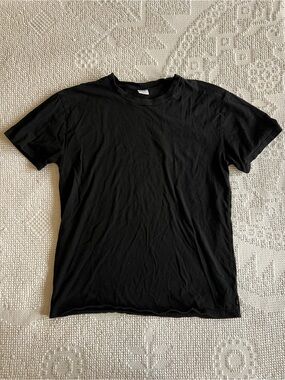 TNA Aritzia Black Short Sleeve Crewneck Tee